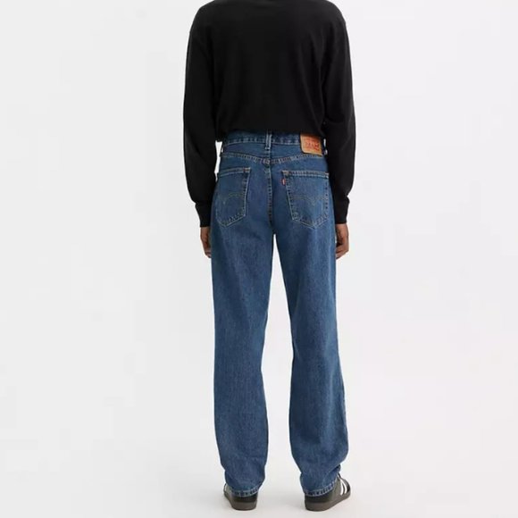 NWT Levi's 550 Relaxed Fit Men's Jeans in Medium Stonewash - Picture 3 of 3